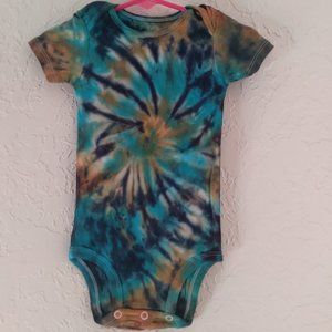 Homemade tie dye size 6-9 months 🙃
